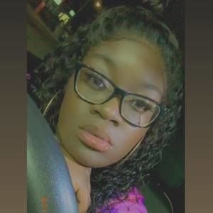 Meet your Posher, Roneshea